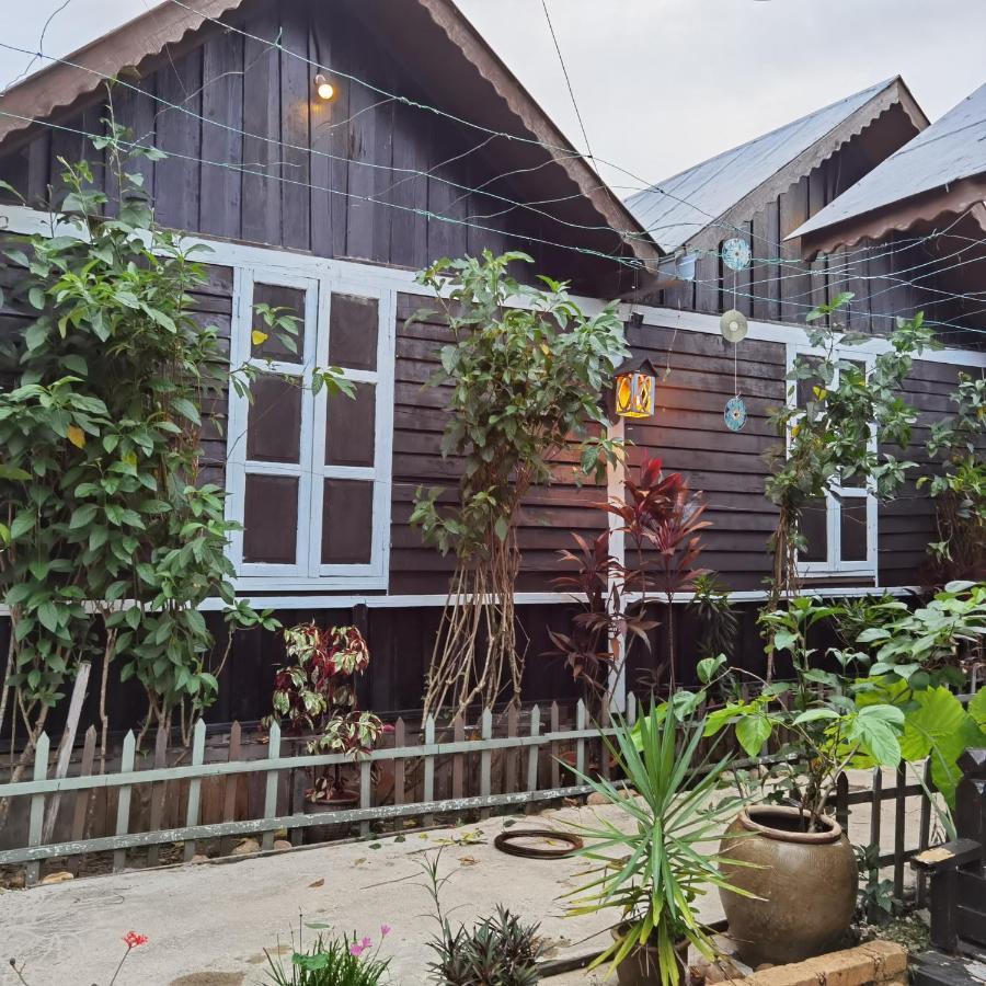 Mykampung Chalet Hotel อิโปห์ ภายนอก รูปภาพ